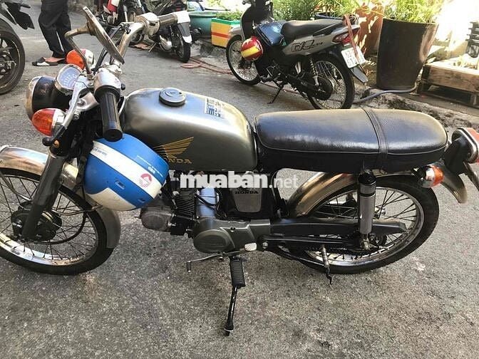 Honda Xe máy màu Bạc
