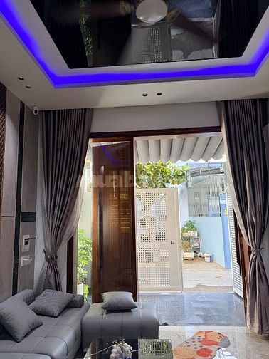 Xuất ngoại bán nhà 3 mê full nội thất tâm huyết gần biển , gần chợ