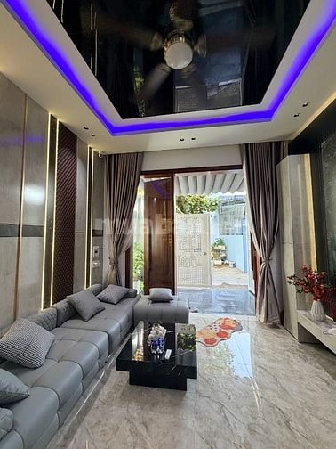 Xuất ngoại bán nhà 3 mê full nội thất tâm huyết gần biển , gần chợ