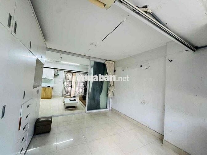 Cần bán Chung cư miếu nổi- view kênh nhiêu lộc