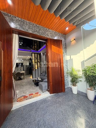 Xuất ngoại bán nhà 3 mê full nội thất tâm huyết gần biển , gần chợ