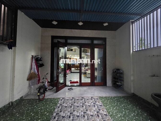Bán nhà 3 tầng mặt tiền đường Nguyễn Thị Thập - Gần biển
