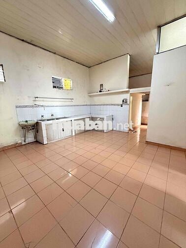 Nhà Sân Vườn Cấp 4 ( Gác Lửng Đúc ) Kiệt Oto 7 mét Đường Hà Huy Tập