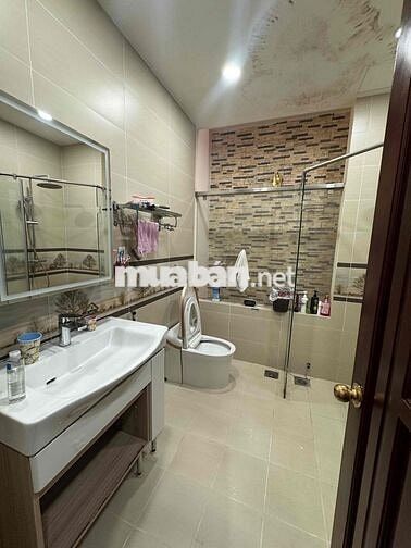 Cho thuê nhà full nội thất đường Bình Lợi, 4 PN, 5 WC. Giá 30tr/tháng