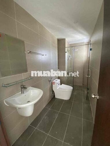 Cho thuê căn hộ 3pn, 2wc: có rèm, 3 máy lạnh