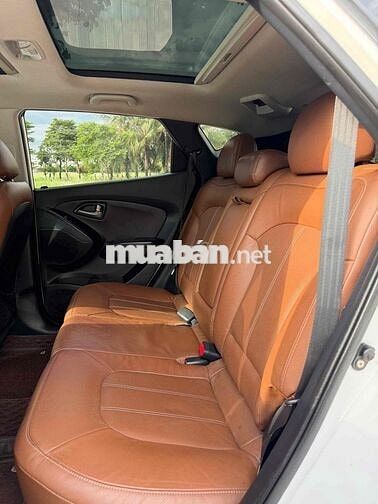 Hyundai Tucson 2014 Trắng 10 vạn km
