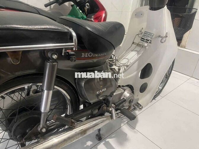 Honda Cub 81 Trắng