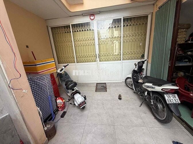 Bán nhà góc 2 mặt hẻm Bình Long