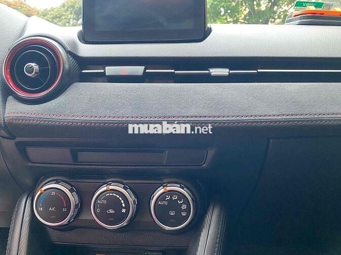 Mazda Mazda 2 Luxury 2024 Đỏ 10000 km