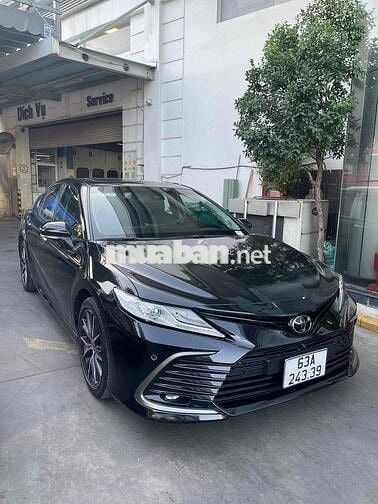 Toyota Camry 2.5Q 2024 Đen 35.000km