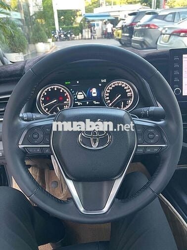 Toyota Camry 2.5Q 2024 Đen 35.000km