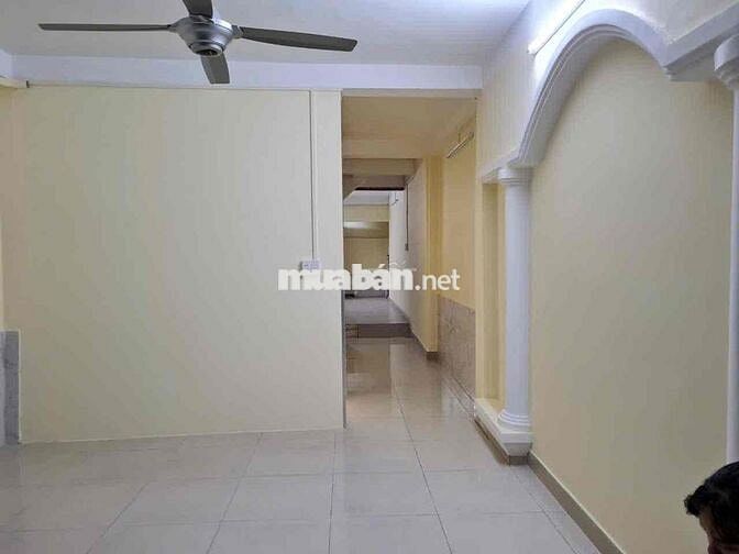 Nhượng Nhà NC 4PN Bùi Đình Tuý, Rộng rãi