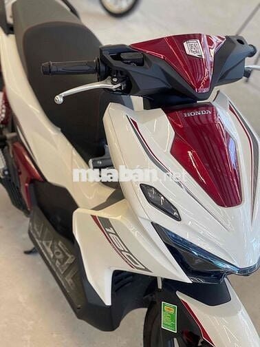 Honda Air Blade 160 2026 Trắng đỏ 200 km