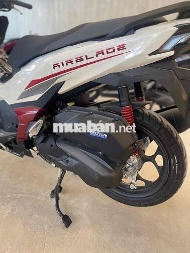 Honda Air Blade 160 2026 Trắng đỏ 200 km