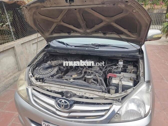 Toyota Innova 8 chỗ Sàn Xăng Bạc