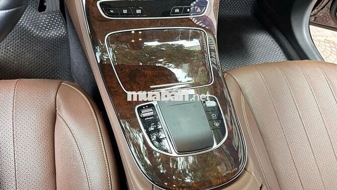 Mercedes-Benz E-Class E200 Exclusive 2022 Đen