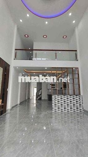 Nhà mới cần tìm chủ . gần chợ sát bên trường có sân ô tô