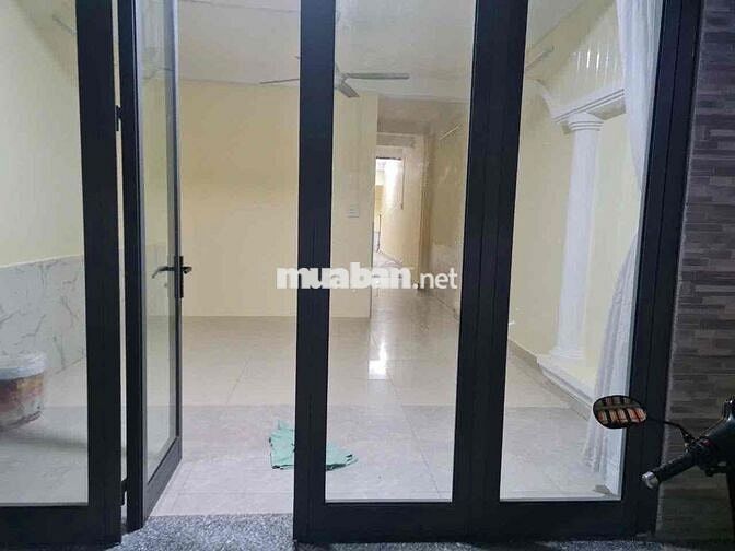 Nhượng Nhà NC 4PN Bùi Đình Tuý, Rộng rãi