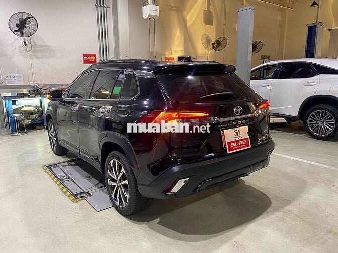 Toyota Corolla Cross 1.8V 2022 Đen 36000km