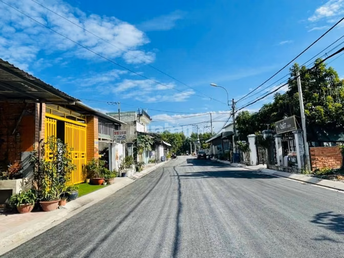 Ngộp bank bán đất 130m2/650tr . Ngay bệnh viện Xuyên Á, Tân Phú Trung