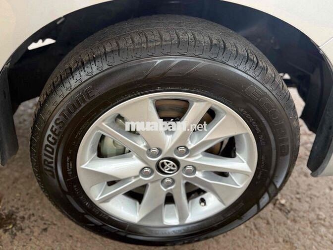 Toyota Innova 2017 Bản E Số sàn