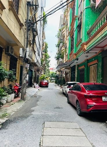 NHÀ PHÂN LÔ KHUẤT DUY TIẾN - VUÔNG ĐẸP 6 TẦNG