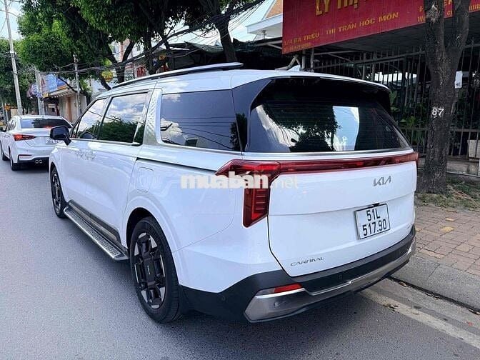 Kia Carnival Signature 2024 Trắng 37000 km