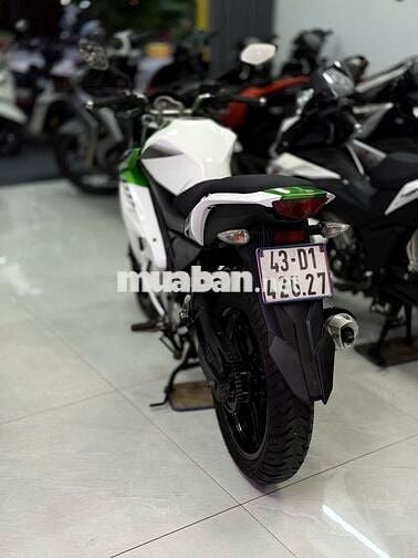 Yamaha FZ150i Trắng Xanh Lá