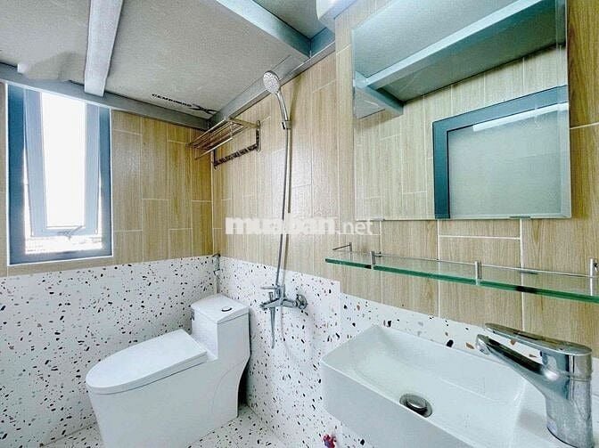 Duplex Ban Công_Thang Máy_Hầm Xe Rộng_Ngay Đh Mỹ Thuật_Phan Đăng Lưu