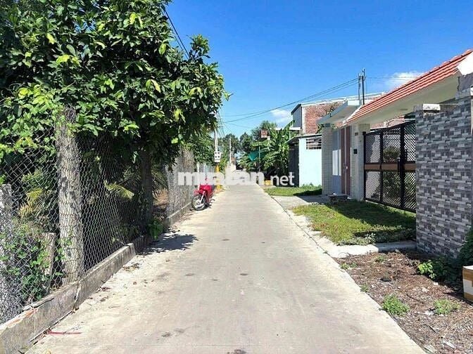 BÁN ĐẤT NGAY CHỢ BÌNH ÂN NGANG 6 X 21 M2 GIÁ : 950. TR