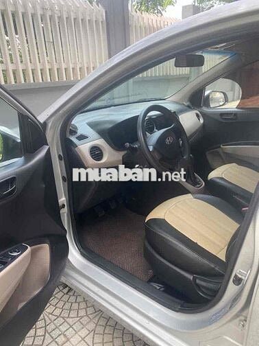 Hyundai Grand i10 Số sàn 5 chỗ Bạc