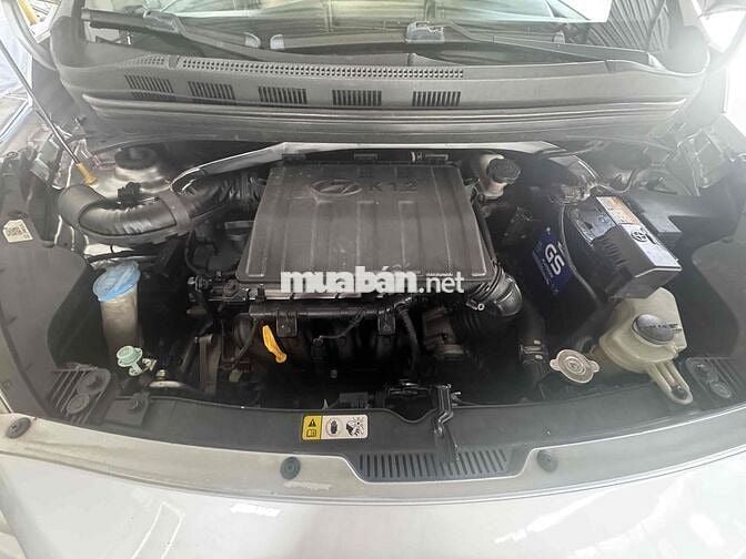 Hyundai Grand i10 Bạc 5 chỗ