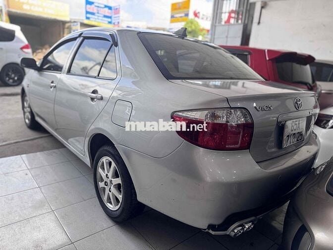 Toyota Vios Bạc 5 chỗ