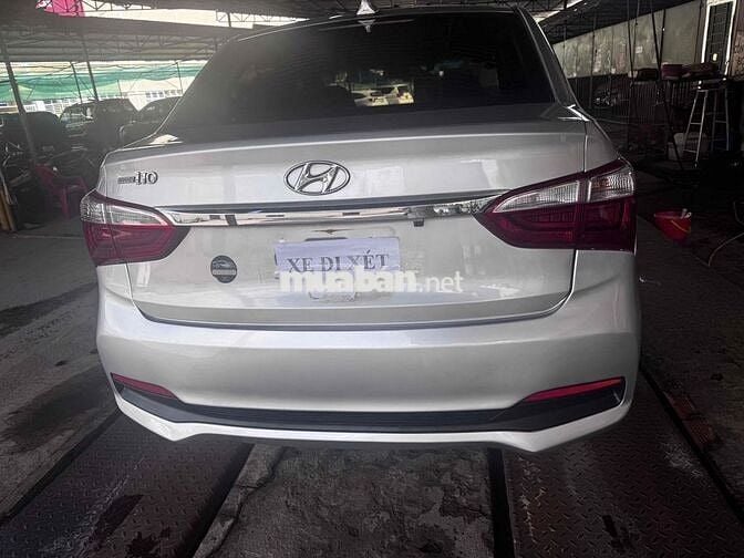 Hyundai Grand i10 Bạc 5 chỗ