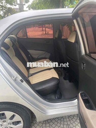 Hyundai Grand i10 Số sàn 5 chỗ Bạc