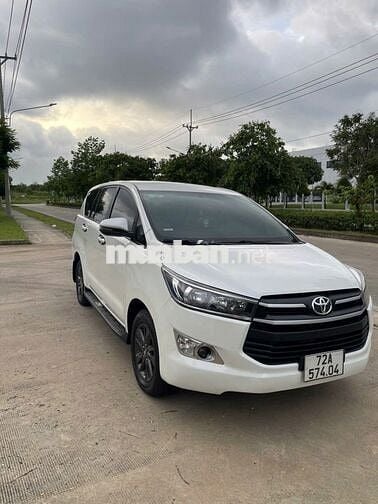 Toyota Innova 7 chỗ Trắng