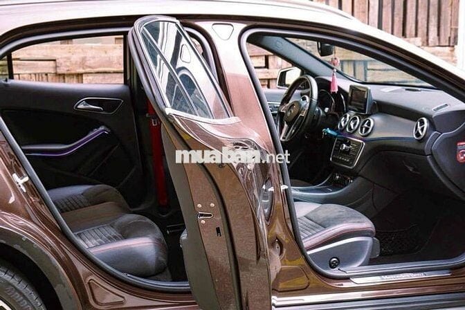 Mercedes-Benz GLA 250 4MATIC 2015 Nâu