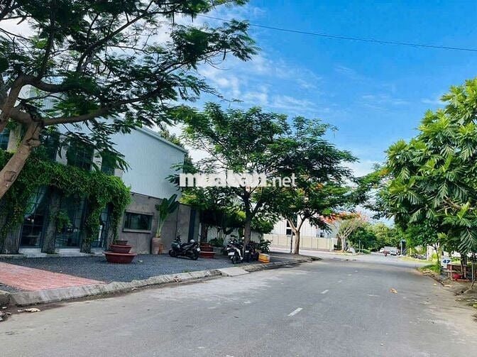 CHO THUÊ NHÀ 2 LẦU 4P CÓ NỘI THẤT KDC HỒNG LOAN SẴN NỘI THẤT 15TR
