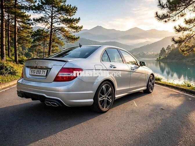Mercedes C300 AMG 2011 Bạc 70.000 km