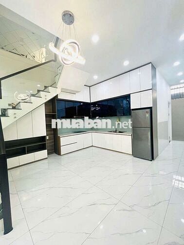 CHO THUÊ NHÀ 2 LẦU 4P CÓ NỘI THẤT KDC HỒNG LOAN SẴN NỘI THẤT 15TR