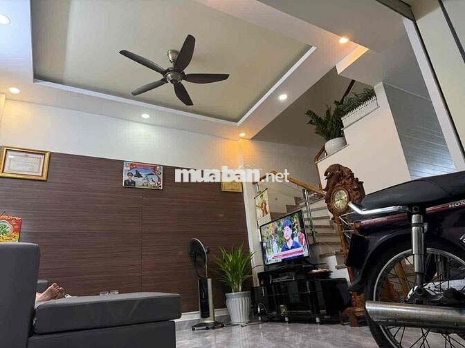 BÁN GẤP NHÀ MỚI ĐẸP,RỘNG 65 m2. x 4 TẦNG