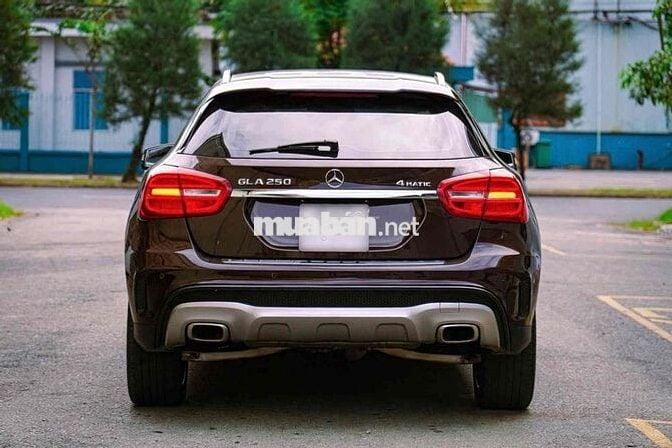 Mercedes-Benz GLA 250 4MATIC 2015 Nâu