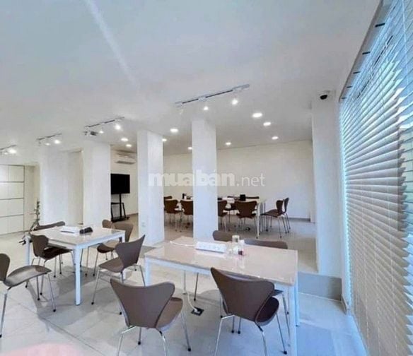 Cho thuê nhà nguyên căn MT Bàu Cát 3- DT 12x20- Đúc 3 Lầu-hơn 10 phòng