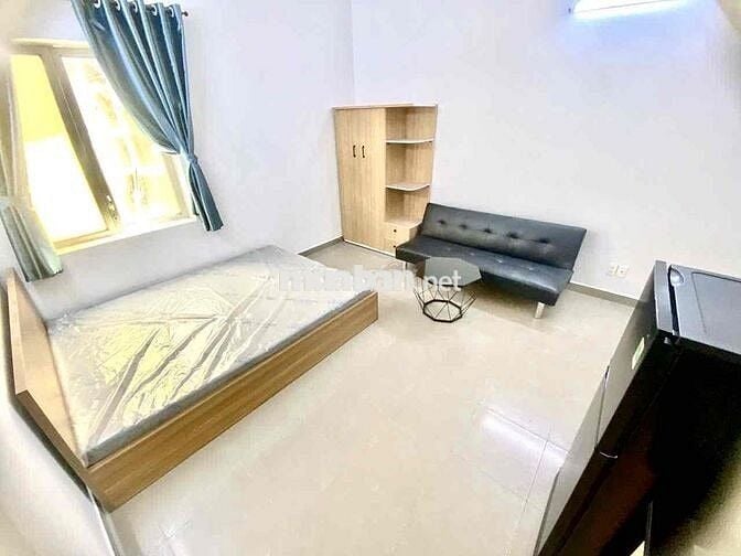 Phòng Full nội thất ở liền ngay Tạ Quang Bửu phòng có cửa sổ lớn mát