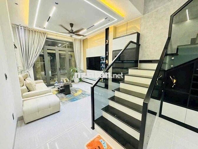 213 CHO THUÊ NHÀ 3 TẦNG FULL NỘI THẤT CAO CẤP-NHÀ MỚI 100%, GẦN BIỂN
