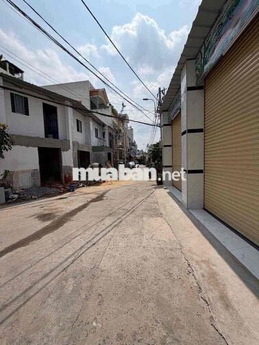 NHÀ 2 TẦNG BÀ ĐIỂM NGAY CHỢ KHU VÍP ĐƯỜNG THÔNG 8M XE TẢI VÀO NHÀ