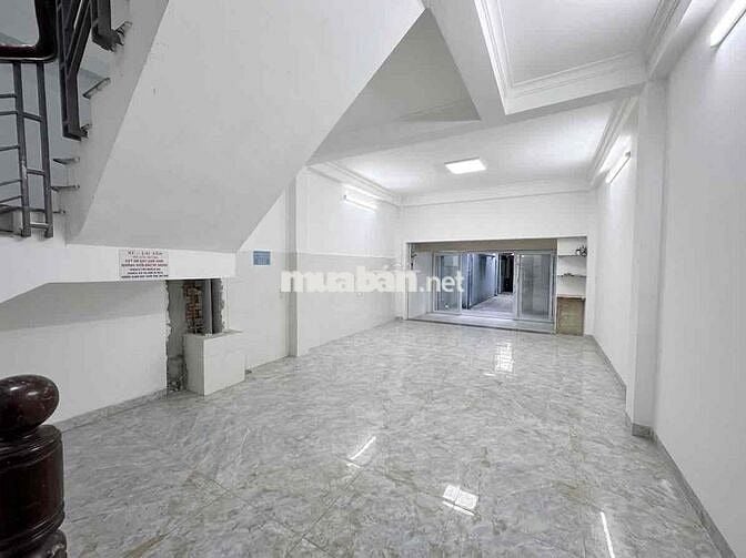 CHÍNH CHỦ CHO THUÊ PHÒNG MỚI XÂY BÀN GIAO ĐẦU THÁNG 8, GẦN UEF,HIU