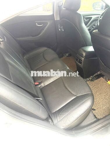 Hyundai Elantra Trắng Nhập khẩu