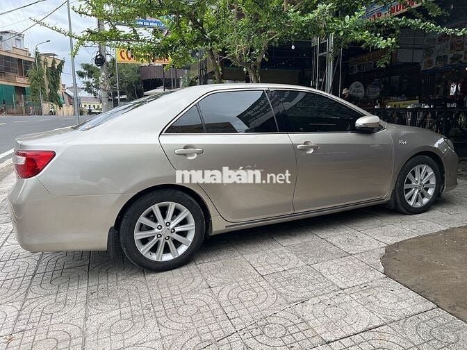 Toyota Camry 2.5G 2014 Vàng cát