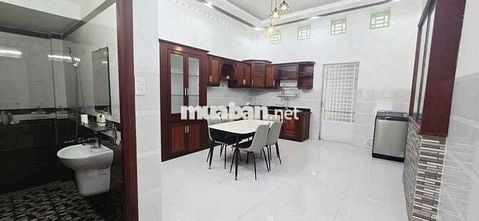 CHO THUÊ NHÀ 2 LẦU 3PN SẴN NỘI THẤT KDC HƯNG PHÚ GẦN CHỢ 13TR/THÁNG